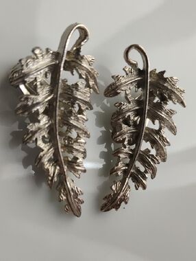 Leaf-Shaped Silver Tone Clip-On Earrings